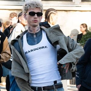 Fotos beweisen: MGK verbrachte die Nacht bei Dakota Johnson