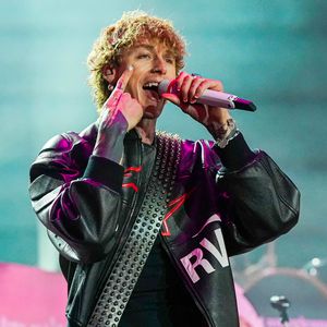 Technische Probleme: MGK tadelt sein Team während Konzert