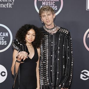Stolzer Papa: Machine Gun Kelly gratuliert seiner Tochter