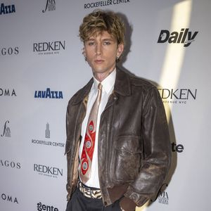 Seltene Aufnahmen zeigen Machine Gun Kelly mit Tochter Saga