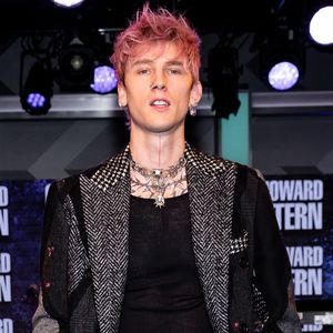 Trotz Tattoo: Darum gab MGK seinem Album einen neuen Titel
