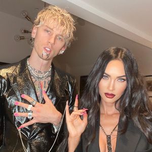 Skurril? Machine Gun Kelly und Megan Fox aneinandergekettet