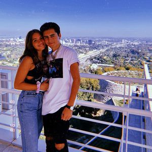 Erstes Couple-Pic: Mackenzie Ziegler liebt Disney-Star Isaak