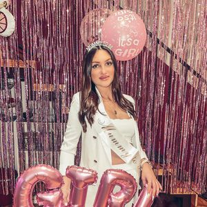 Wird "Ex on the Beach"-Maddi den Namen ihres Babys verraten?