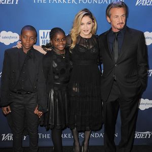Cool! Madonnas Sohn David rockt im Badezimmer ab
