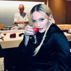 Madonna zeigt straffes Gesicht bei Weihnachtstrip in Japan