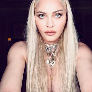 Superheiße Selfies! Madonna zeigt sich (fast) oben ohne