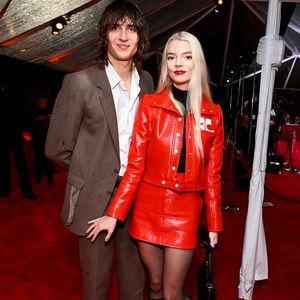Anya Taylor-Joy und Malcolm erstmals als Ehepaar unterwegs