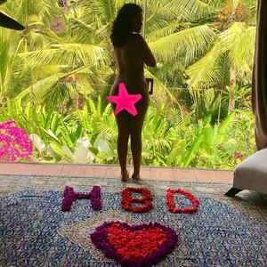 UK-Star Malin Andersson grüßt mit Nacktfoto zum Geburtstag!
