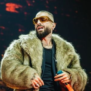 Sänger Maluma erkennt Baby im Publikum und stoppt Konzert