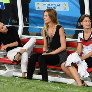 WM-Party: Mandy Capristo feiert mit Sarah Brandner