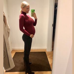 So kugelrund ist schwangere Ex-"Die Geissens"-Nanny schon!
