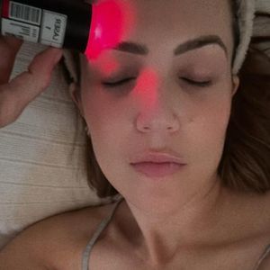 Durch Schwangerschaft: Mandy Moore kämpft mit Hautproblemen