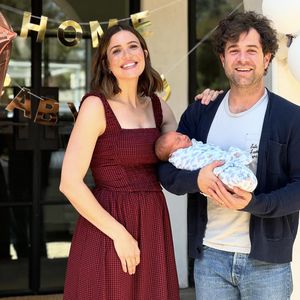 Endlich zu Hause: Mandy Moore teilt Pics mit Tochter Louise