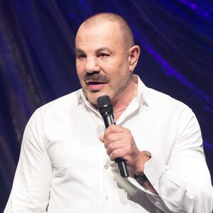 Hüftknochen im Kinn: Thierry Mugler erklärt Gesichts-Wandel