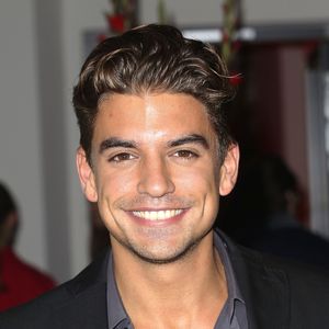 Im Babyglück: "Schwestern"-Star Manuel Hasni wird Papa!