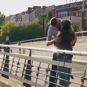 "Hochzeit auf ersten Blick": Annika und Manuels erster Kuss