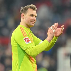 Strahlende Braut: Erstes Foto von Manuel Neuers Hochzeit