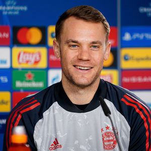 EM-Spiel: Manuel Neuers Mama und Anika Bissel supporten ihn