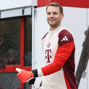 Superselten: Manuel Neuer teilt süßes Foto mit seinem Sohn