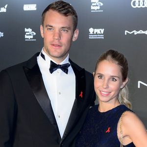 Seltenheitswert: Manuel Neuer zeigt sich mit Freundin Nina!