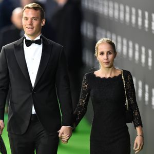 Nach WM-Aus: Erstes Pärchen-Selfie von Manuel und Nina Neuer