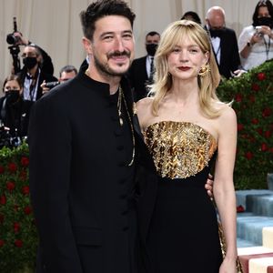 Carey Mulligan begrüßt drittes Kind mit Mann Marcus Mumford