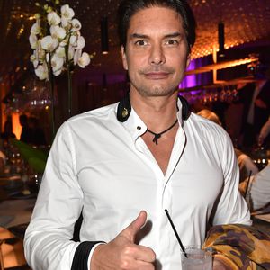 Marcus bereitete sich mit Karaoke auf "Masked Singer" vor!