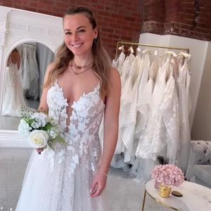 Etwa vergeben? "Biggest Loser"-Mareike posiert im Brautkleid