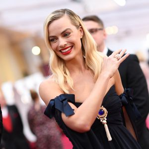 Seltene Aufnahmen: Hier knutscht Margot Robbie mit Mann rum