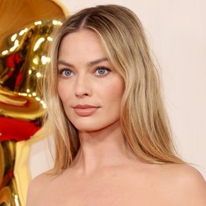 Nach Geburt: Margot Robbie genießt Strandtag in Australien