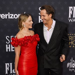 Margot Robbie genießt ersten Osterspaziergang mit ihrem Baby