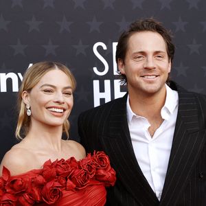 Margot Robbie und Tom spazieren mit ihrem Baby durch L.A.