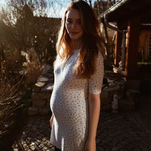 "Ku'damm"-Darstellerin Maria Ehrich ist erstmals schwanger!