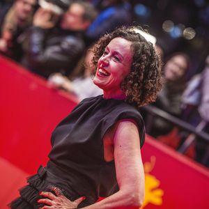 Maria Schrader gewinnt Emmy für Netflix-Serie "Unorthodox"