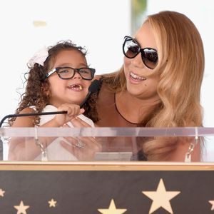 Kleines Stimmwunder? Mariahs Tochter singt mit ihr auf Bühne