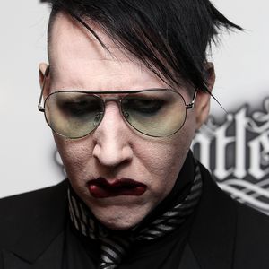 Horror-Unfall: Marilyn Manson bei Konzert fast erschlagen!