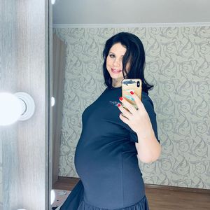 Schwanger vom Stiefsohn: Influencerin zeigt XXL-Babybauch!