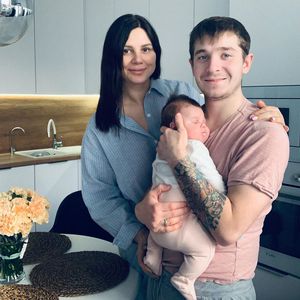 Fünf Monate nach Geburt: Influencerin und Ex-Stiefsohn happy