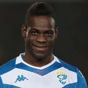 Nach WM-Aus: Mario Balotelli genießt Liebesspiel