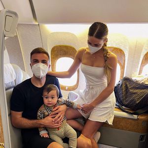 Über den Wolken: Ann-Kathrin Götze postet süßes Familienfoto
