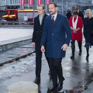 Kronprinz Haakon macht Surf-Urlaub mit Stiefsohn Marius