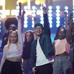Plötzlich geklont? Mark Forster hat gleich zwei Doppelgänger