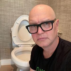 Blink-182-Star Mark Hoppus lässt seine Chemo Revue passieren