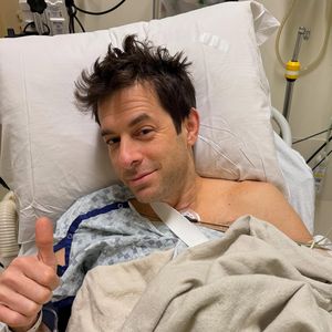 DJ Mark Ronson reißt sich während Auftritt die Bizepssehnen
