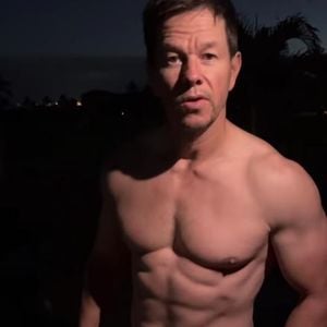 Mark Wahlberg zeigt seinen Beach-Body im Urlaub auf Barbados