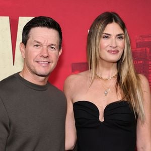 Mark Wahlberg & Rhea zeigen After-Xmas-Body am Karibikstrand