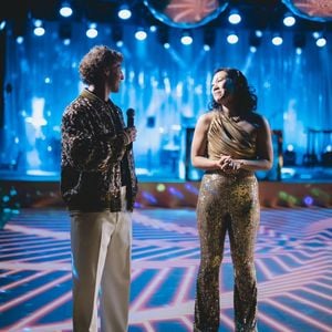 Mark Zuckerberg feiert Priscillas Geburtstag im Disco-Look