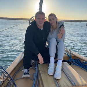 Miley abgehakt? So happy ist Cody Simpson mit neuer Freundin