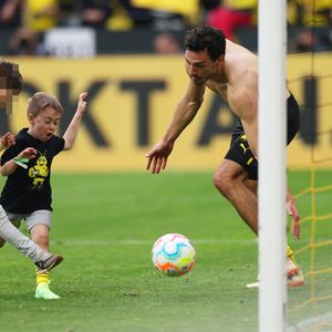 Mats Hummels' Sohn Ludwig rasiert sich BVB-Logo in die Haare